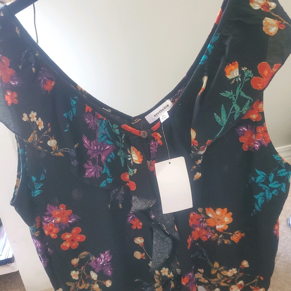 Floral sleeves top